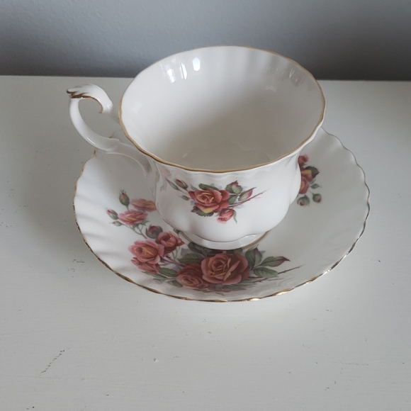 Royal Albert Bone China, England, Centennial Rose - Picture 2 of 8